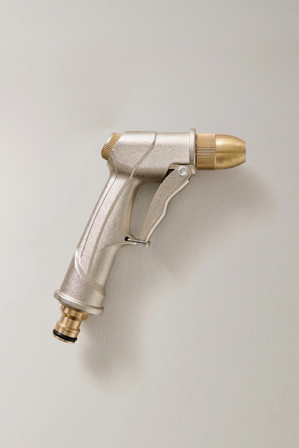 High Pressure Water Spray Gun Metal Brass Nozzle Garden Hose Pipe Lawn Car Wash Sprayer Sprinkler Car Wash Tool Water Guns XY002 Aôlives